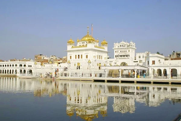 Delhi to Amritsar Tempo Traveller